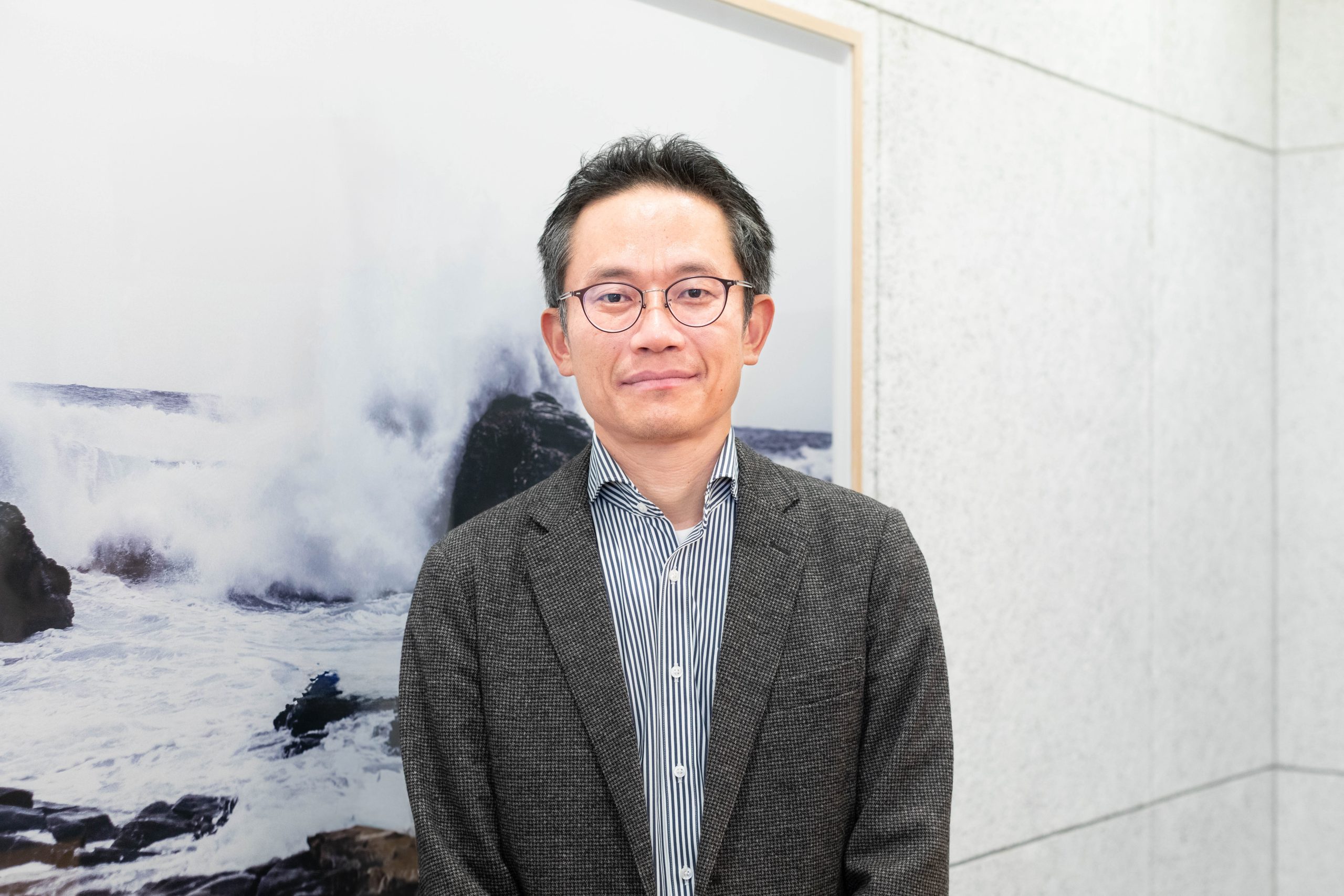 藤原氏のインタビュー画像